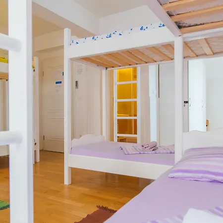 Hostel Cheap Sleep Marinero (adults Only) *