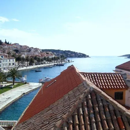 Vandrerhjem Cheap Sleep Marinero (adults Only) Hvar Town