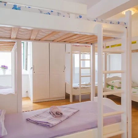 Albergue Cheap Sleep Marinero (adults Only) *