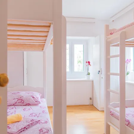 Vandrerhjem Cheap Sleep Marinero (adults Only) Hvar Town