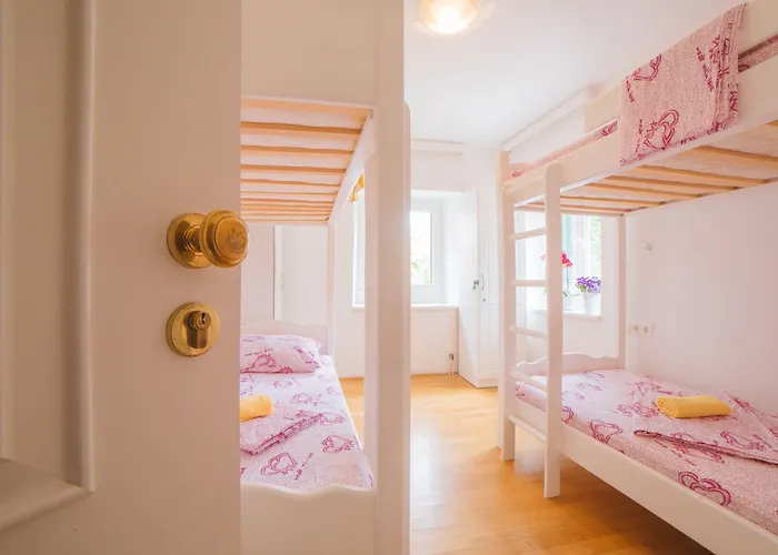 Auberge de jeunesse Cheap Sleep Marinero (adults Only) Hvar Town