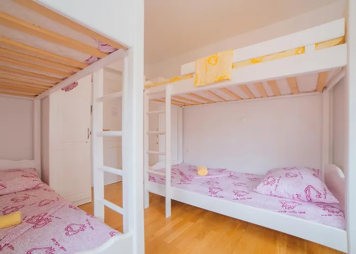 Auberge de jeunesse Cheap Sleep Marinero (adults Only) Hvar Town