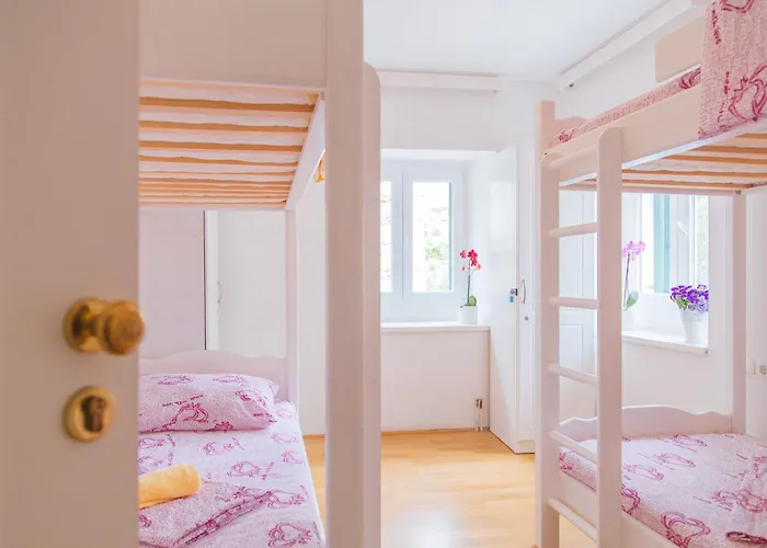 Auberge de jeunesse Cheap Sleep Marinero (adults Only) Hvar Town
